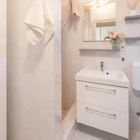 1 Bedroom Pet Friendly In * Ravni