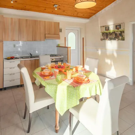 1 Bedroom Pet Friendly In